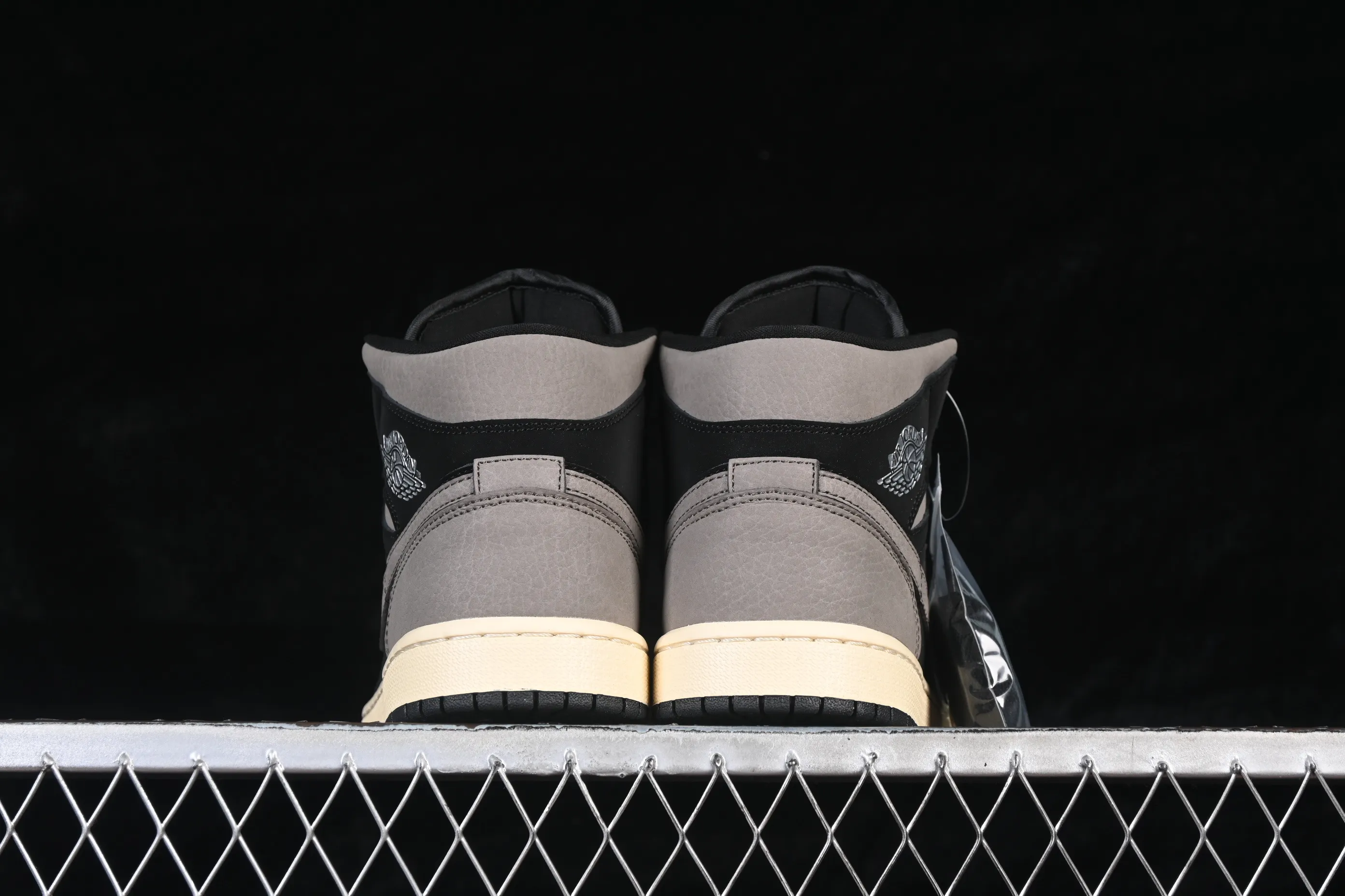 All categories Air Jordan Jordan series basketball shoes Air Jordan 1 Mid Air Jordan 1 Mid AJ1 Joe 1 gray black Chinese culture and leisure sneakers IB7110-002